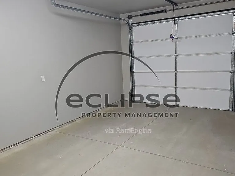 525 Washington Ave — Photo 10