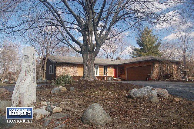 1st image of 1605 Illini Dr