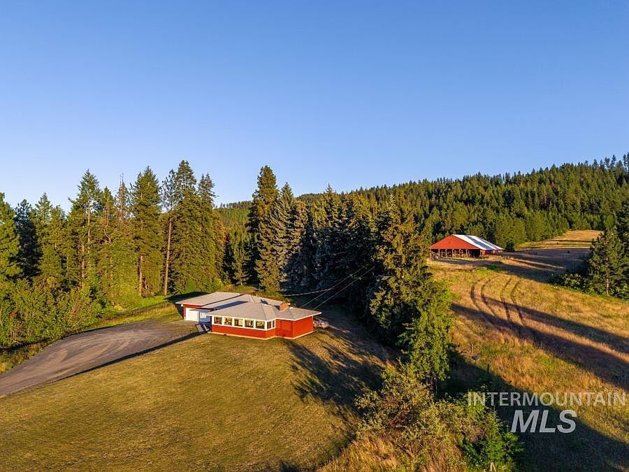 1st image of 1011 Hall Rd