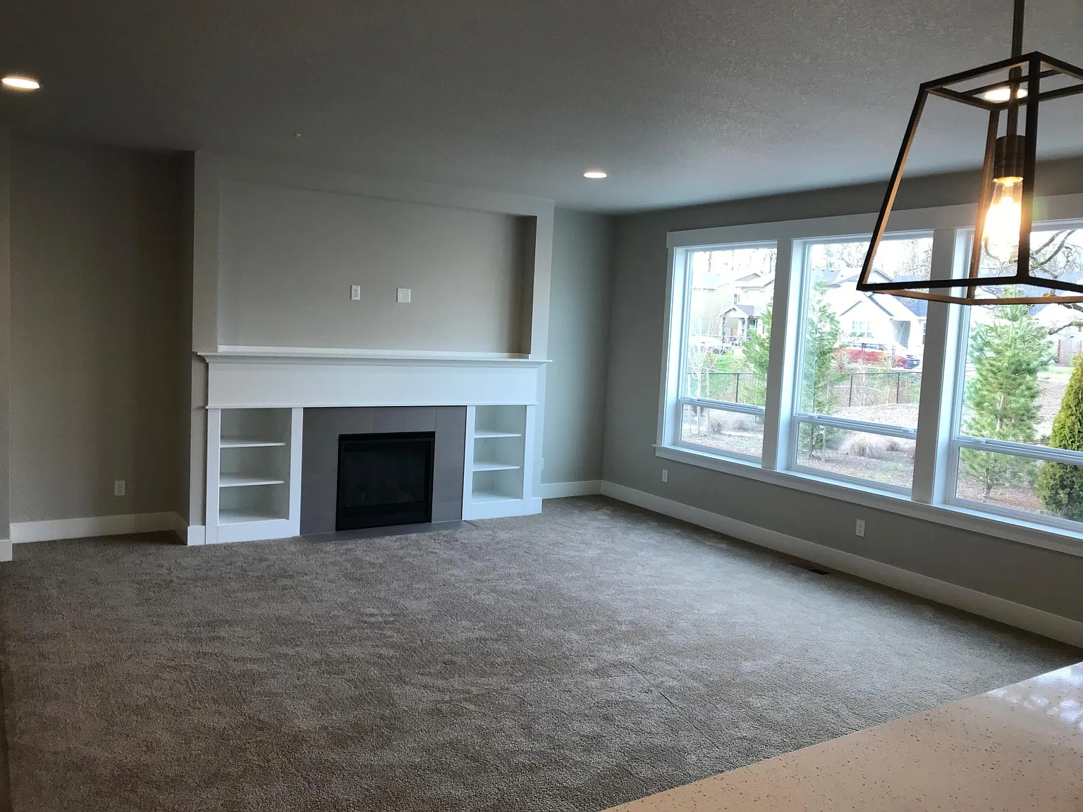 5 bed, 2670 sqft, $3,695 — Photo 3