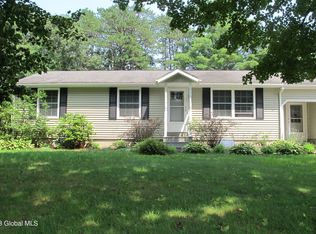 8 Stephanie Ln, Queensbury, NY 12804