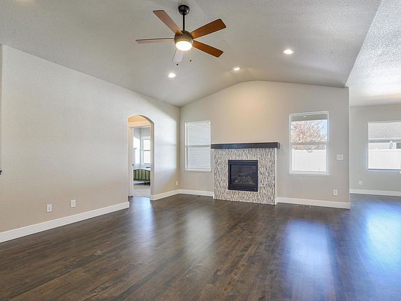 4th image of 1516 Tundra Ave