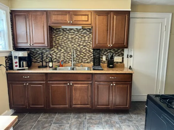 3362 Sutton Rd #Up, Cleveland, OH 44120