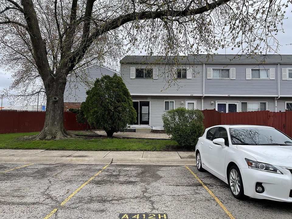 1st image of 414 Hallmark Ln #414