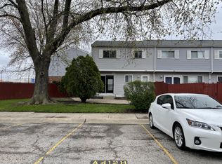 414 Hallmark Ln #414, Bolingbrook, IL 60440