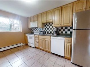 50 Bryon Rd #6, Chestnut Hill, MA 02467