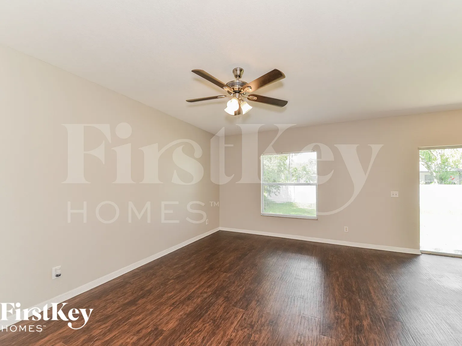 4 bed, 2.0 bath, 1400 sqft, $1,915 — Photo 4