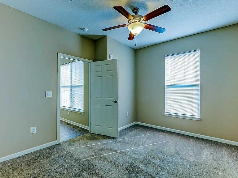 Cambridge Oaks II Apts — Photo 11