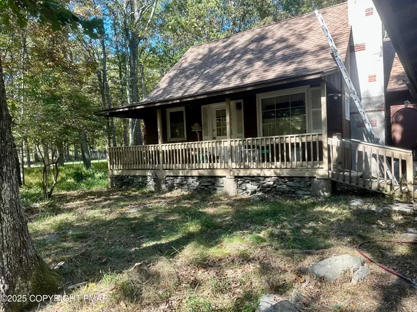 12036 Maplewood Dr, East Stroudsburg, PA 18302