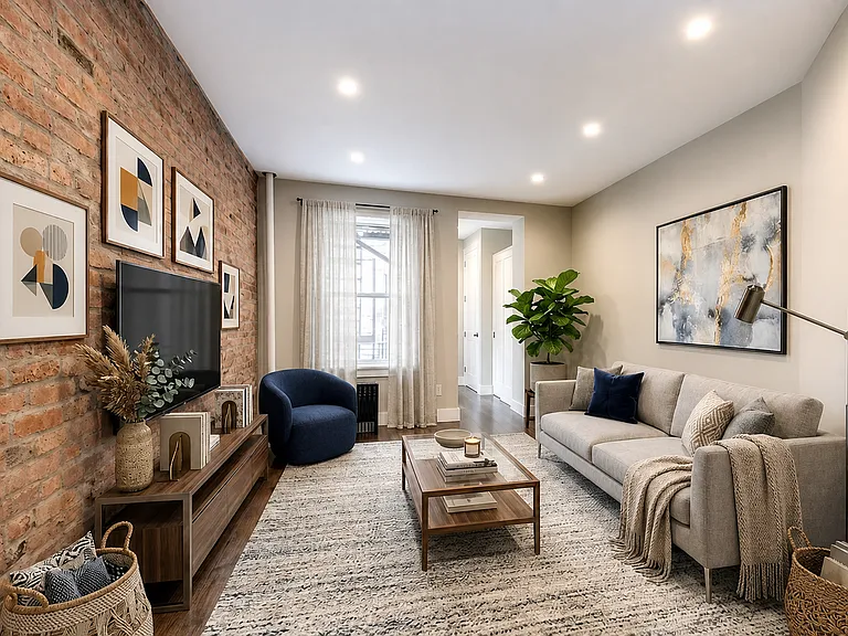 72 Carmine St #4R — Photo 1