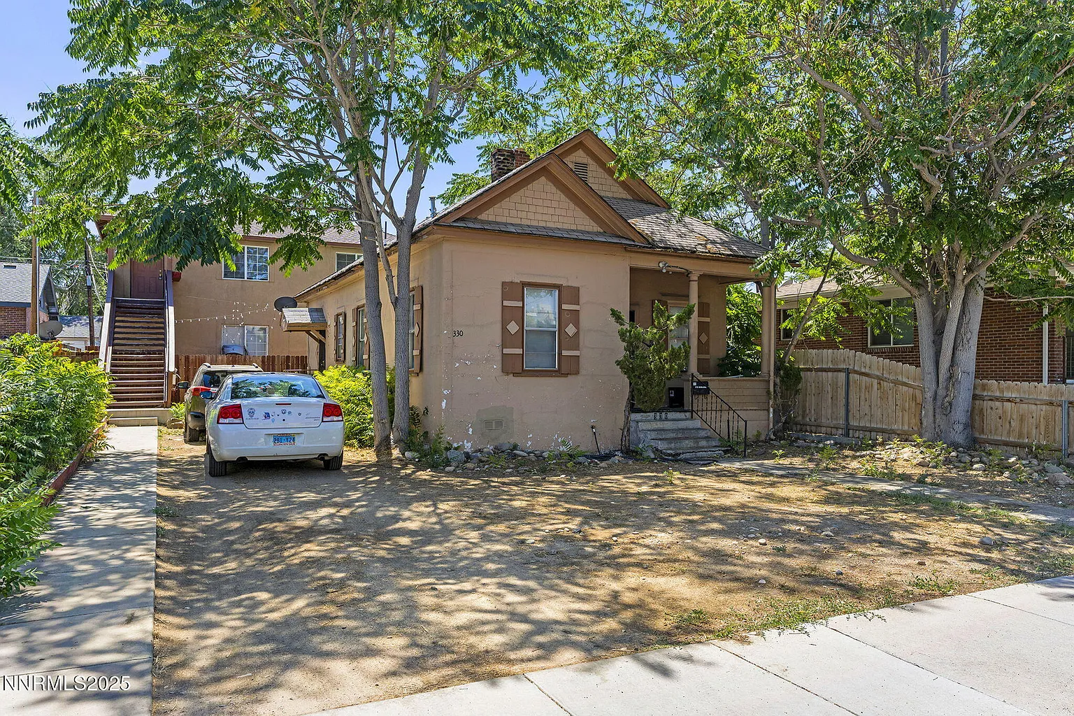 330 Stewart St photo 1