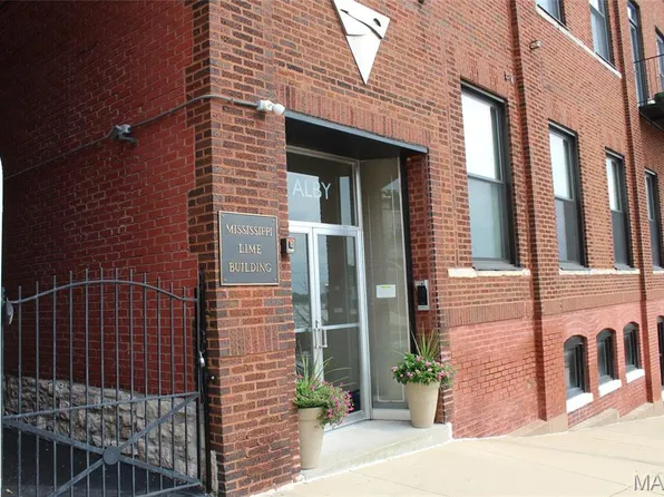 7 Alby St APT 2, Alton, IL 62002