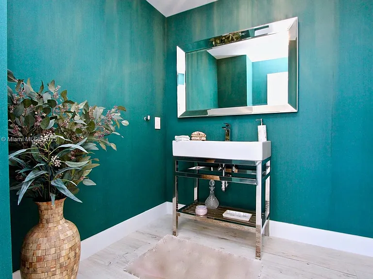 3500 Island Blvd #DPH01 — Photo 13