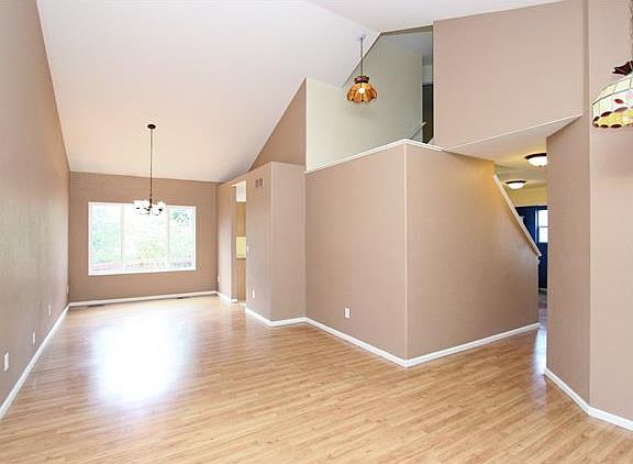 3rd image of 13183 Vine Ct