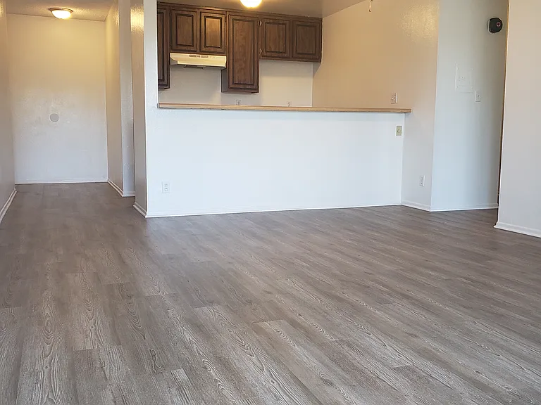 7139 Hazeltine Ave — Photo 2