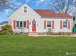 17 Hillcrest Ave, Edison, NJ 08817