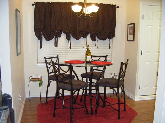 2nd image of 2513 White Oak Ln