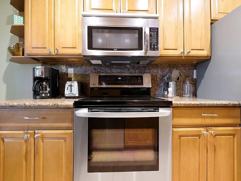 2468 W Bayshore Rd #5 — Photo 5