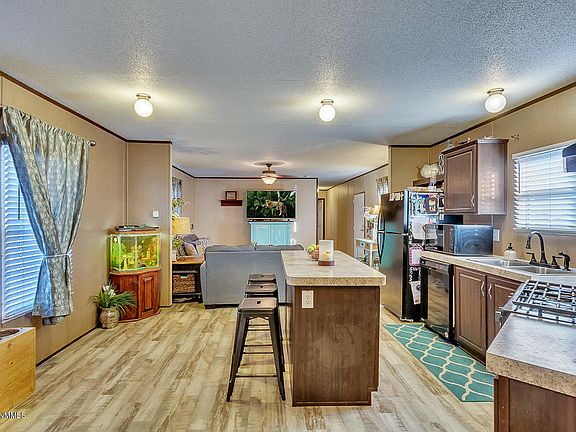 5th image of 1052 Sunrise Dr