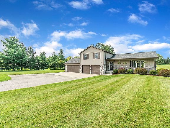 2nd image of 1125 Legault Blvd