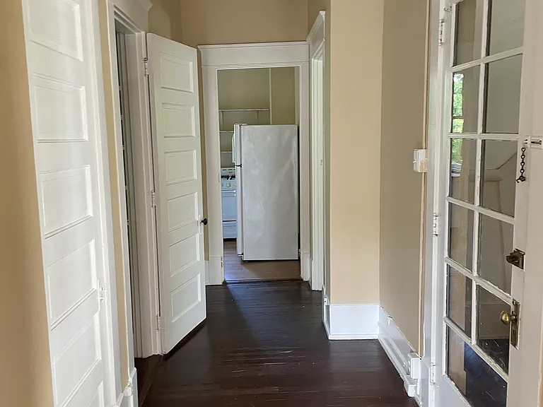 514 Wapping St #D — Photo 3