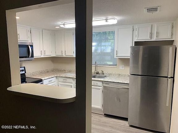 3rd image of 5201 Atlantic Blvd Unit 115