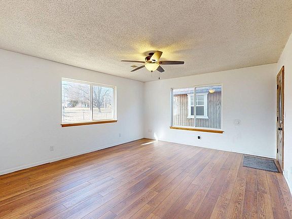 4th image of 301 N Depp Ave