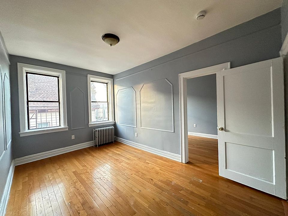 2nd image of 399 Avenue C #6E