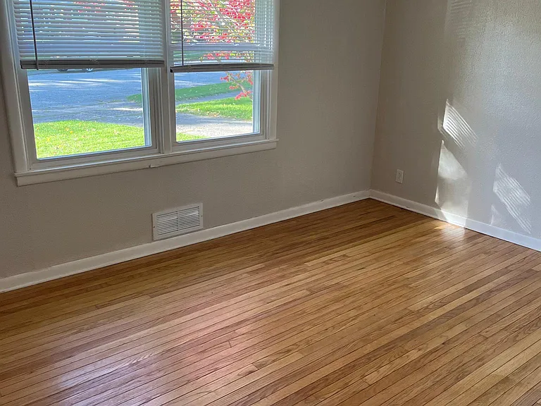 106 Conley Cir — Photo 12