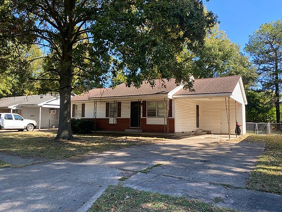 2nd image of 1120 Normandy Ln