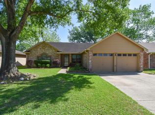 16743 Manowar Ln, Friendswood, TX 77546