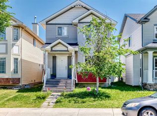 24 NW Taralake Rd NE, Calgary, AB T3J 0B1