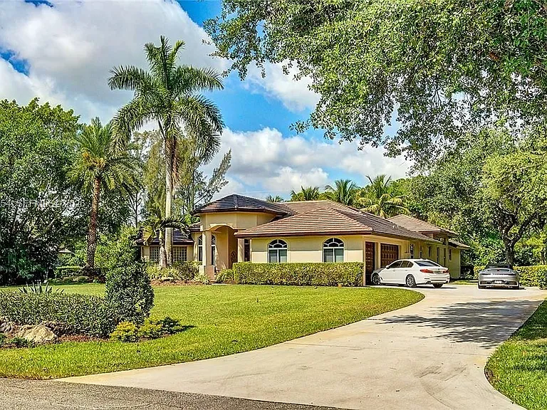 6807 NW 66th Way — Photo 46