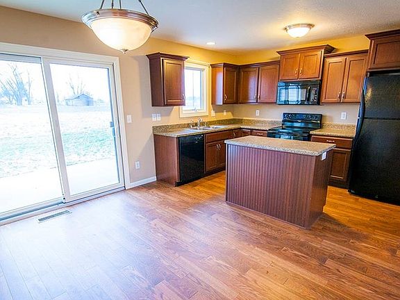 3rd image of 109 Sunburst Cir