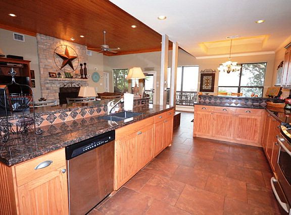 5th image of 248 Nob Hill Cir