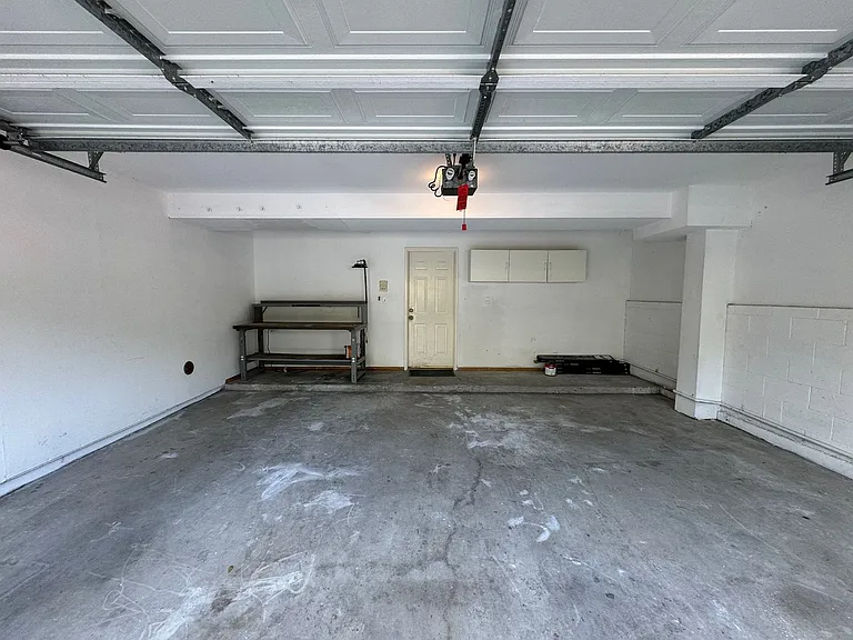 694 Warwick Ave — Photo 24