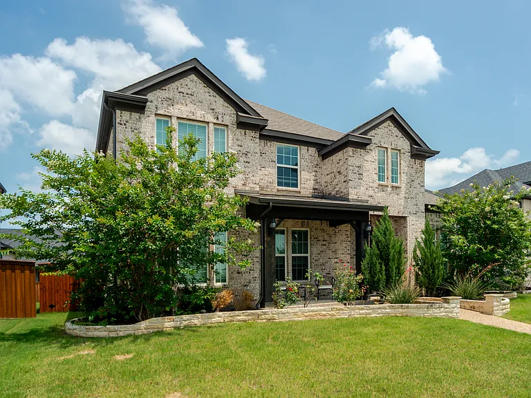 6642 Gavin Dr — Photo 3
