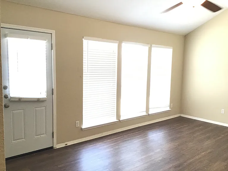 1325 Misty Dr — Photo 8