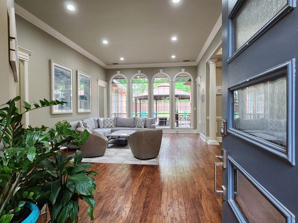412 Southridge Lakes Pkwy