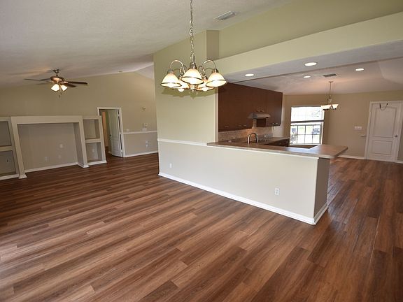4th image of 2074 SW Hampshire Ln