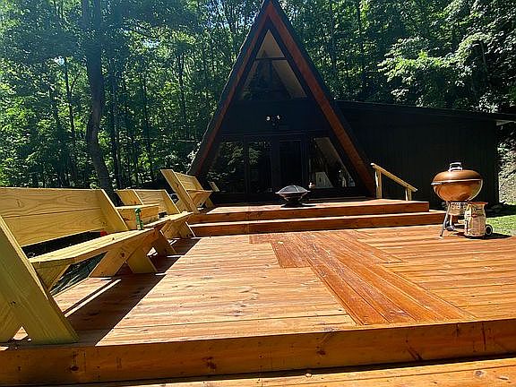 3rd image of 113 Chalet Ln