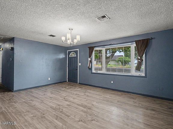 4th image of 270 Kinne Ln