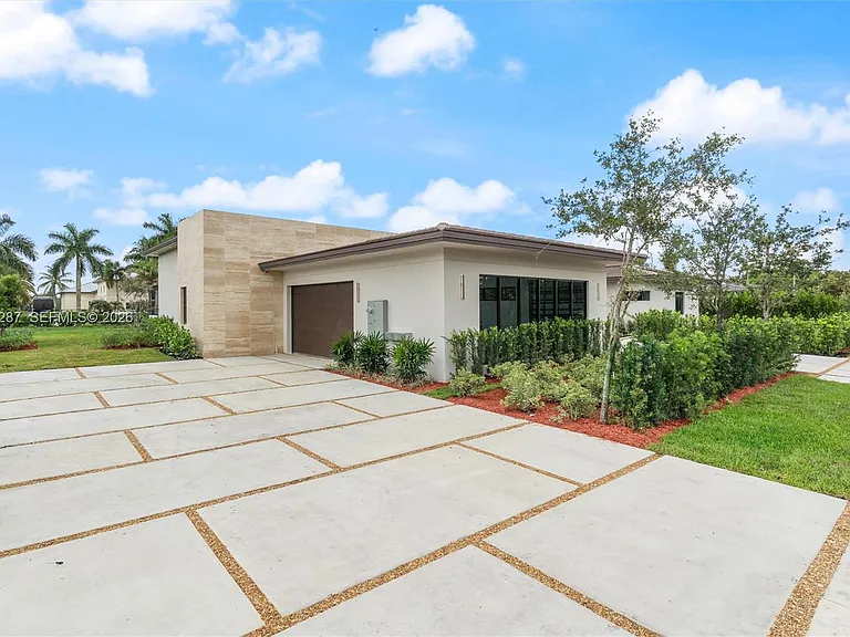 14930 SW 16th Ct — Photo 47