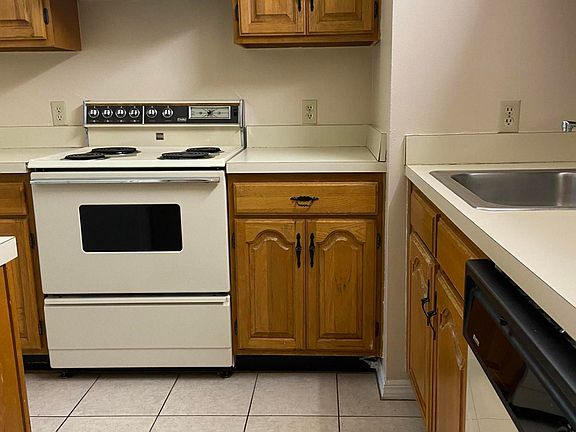 3rd image of 1725 Harrison St APT 221
