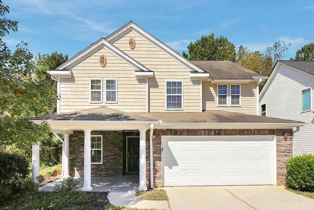 4 bed, 2.5 bath, 2029 sqft, $2,120 — Photo 1