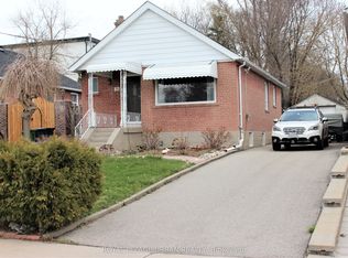 71 Squires Ave, Toronto, ON M4B2R7