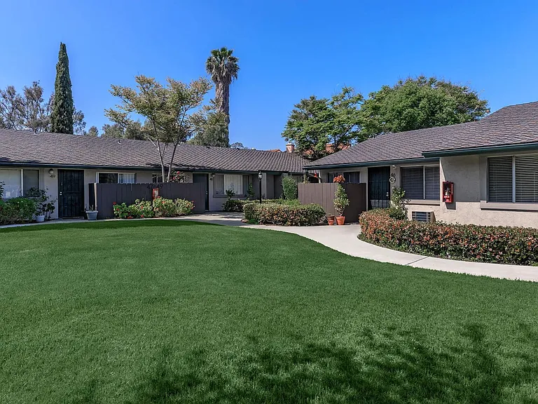 The Pines Apartments — Photo 19