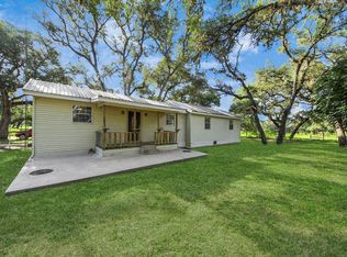 1047 Old Varley Ln, Sheridan, TX 77475