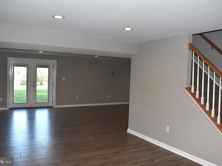 2174 E Greenleaf Dr — Photo 21