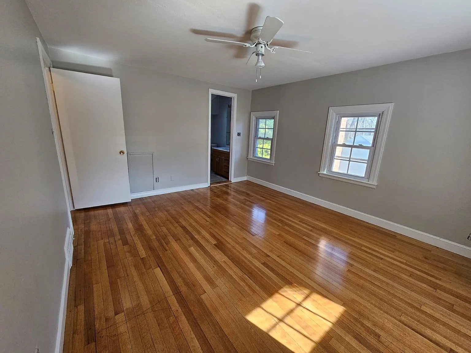 263 Burbank Rd — Photo 3